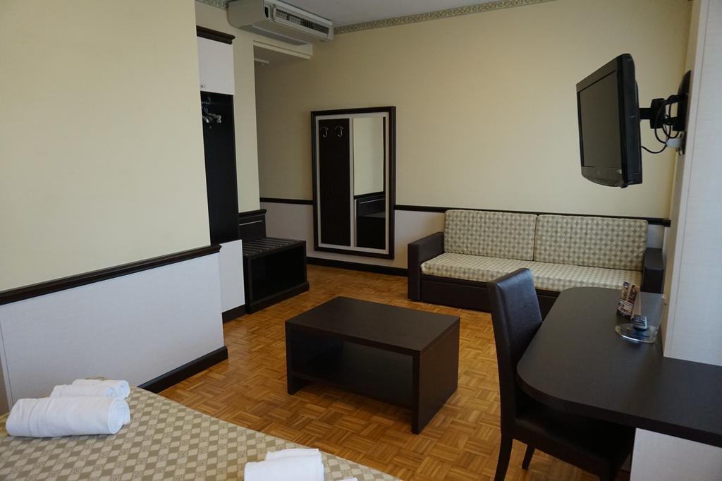 Hotel Astoria Fidenza Chambre photo