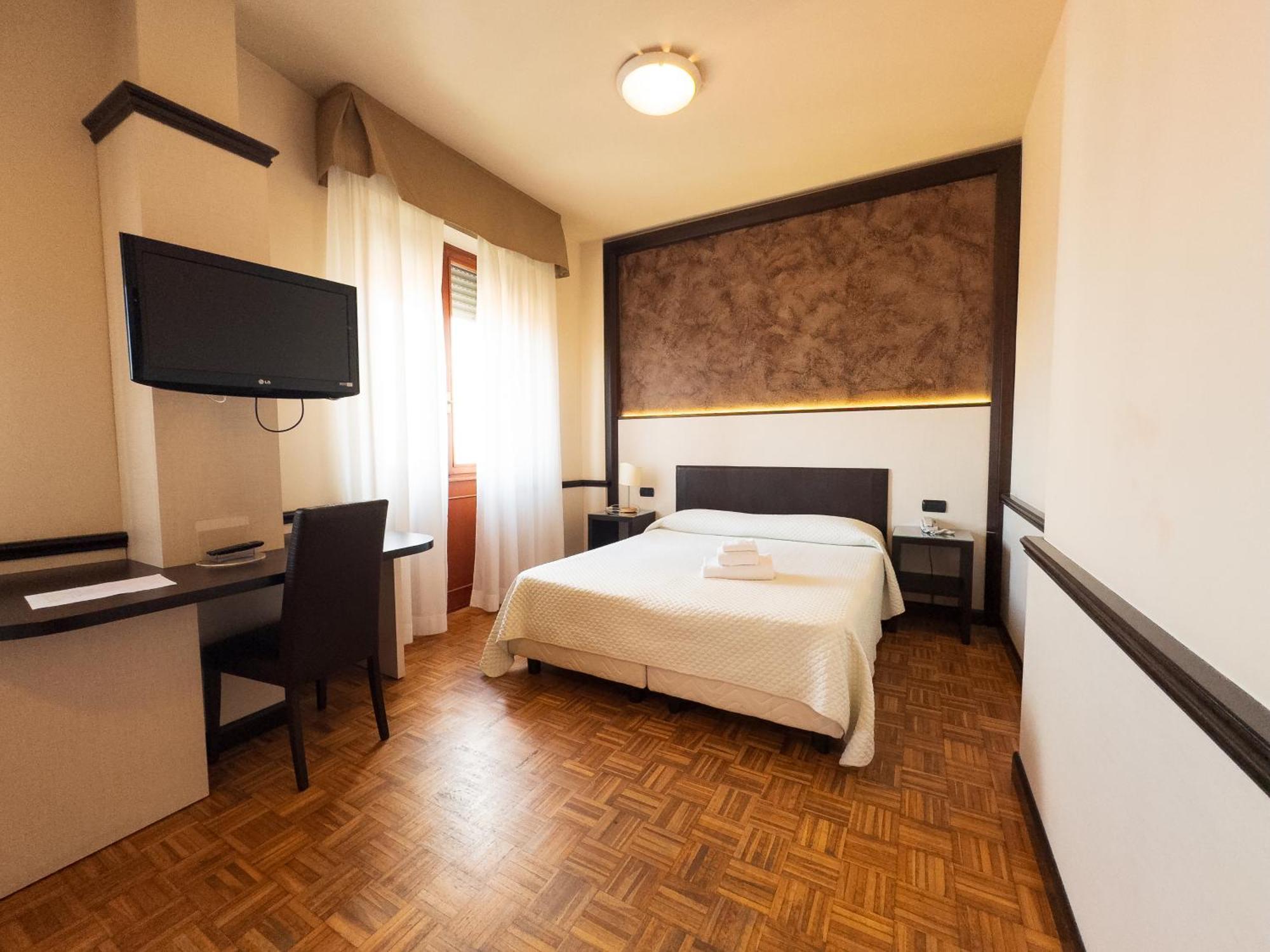 Hotel Astoria Fidenza Extérieur photo