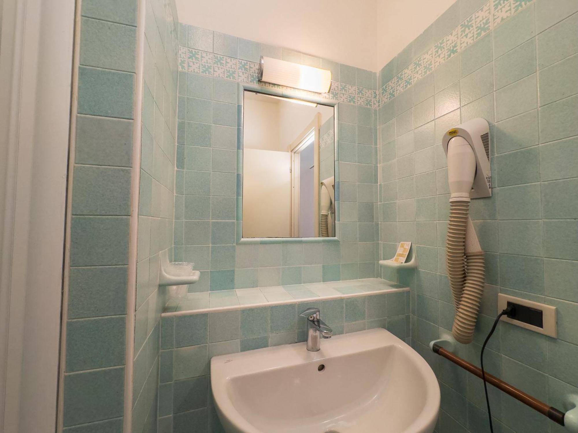 Hotel Astoria Fidenza Extérieur photo