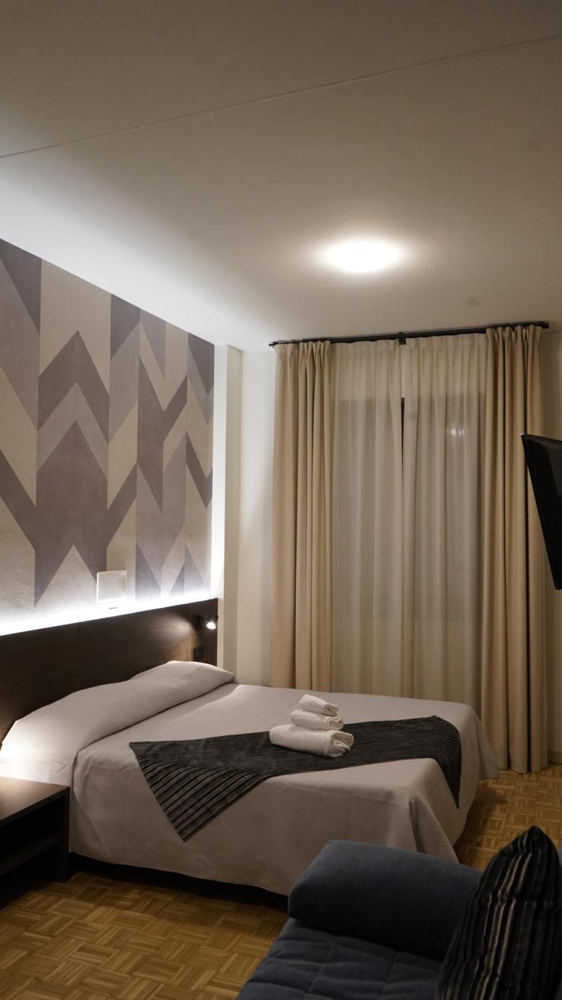 Hotel Astoria Fidenza Extérieur photo