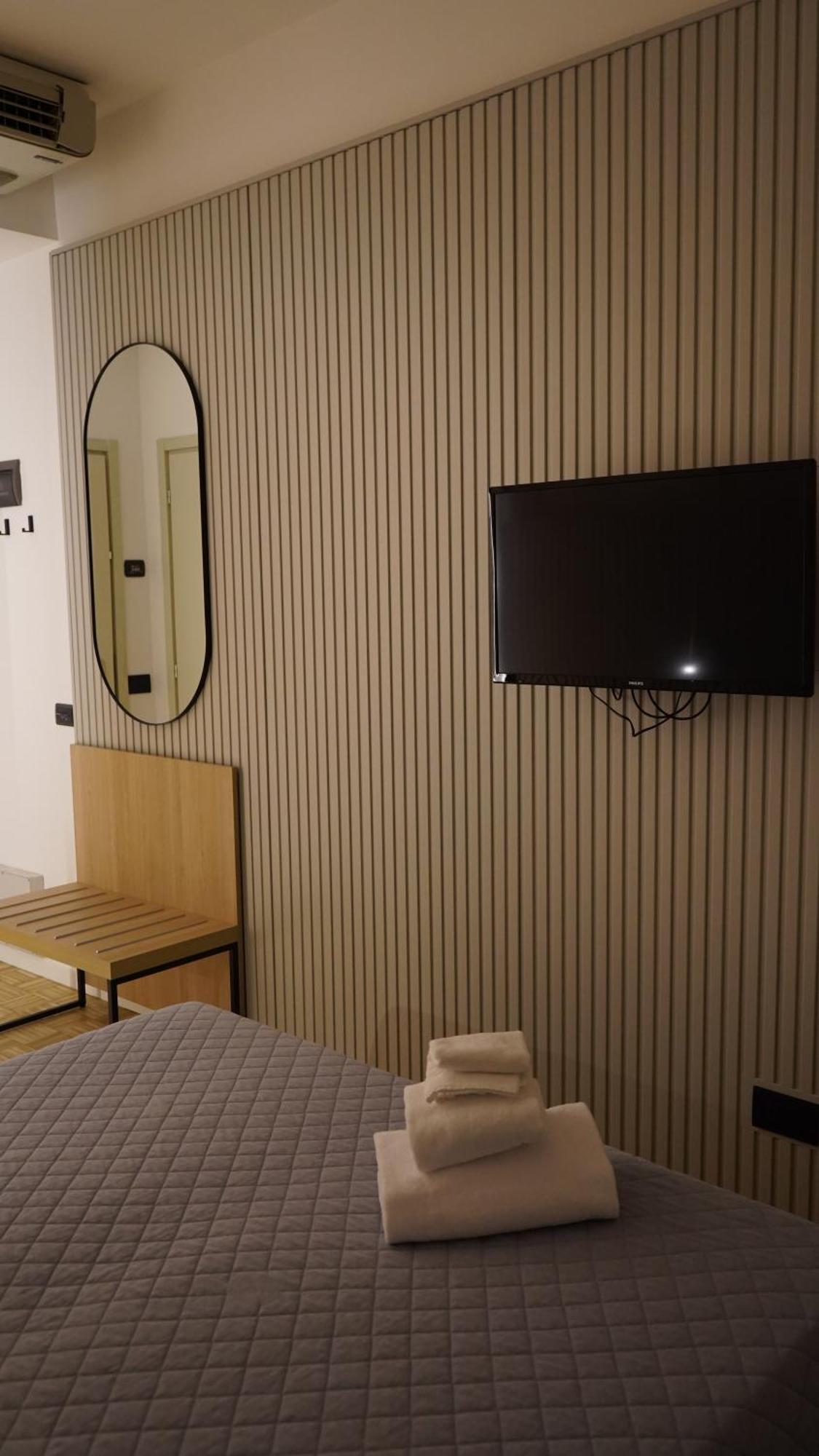 Hotel Astoria Fidenza Extérieur photo