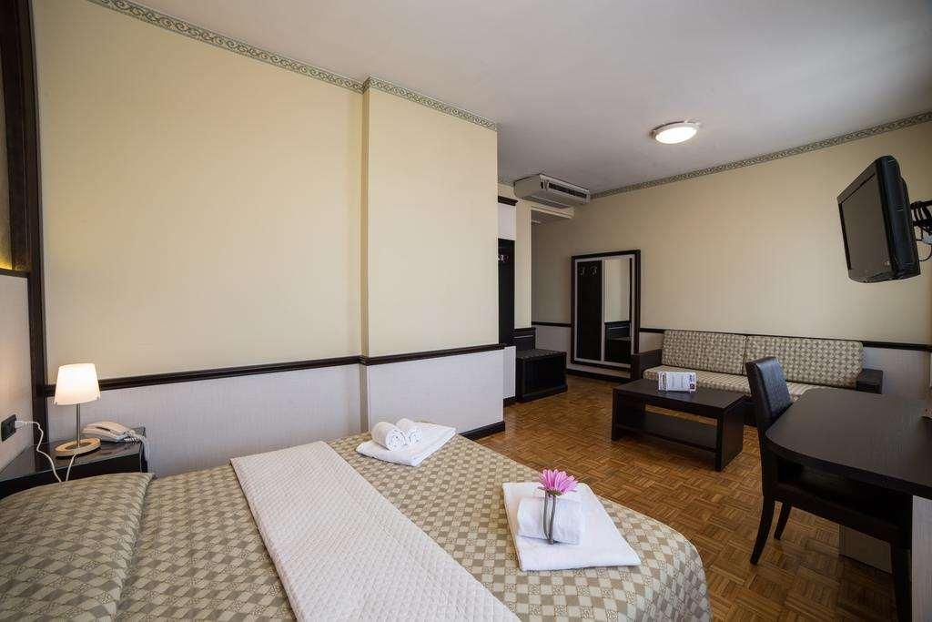 Hotel Astoria Fidenza Chambre photo